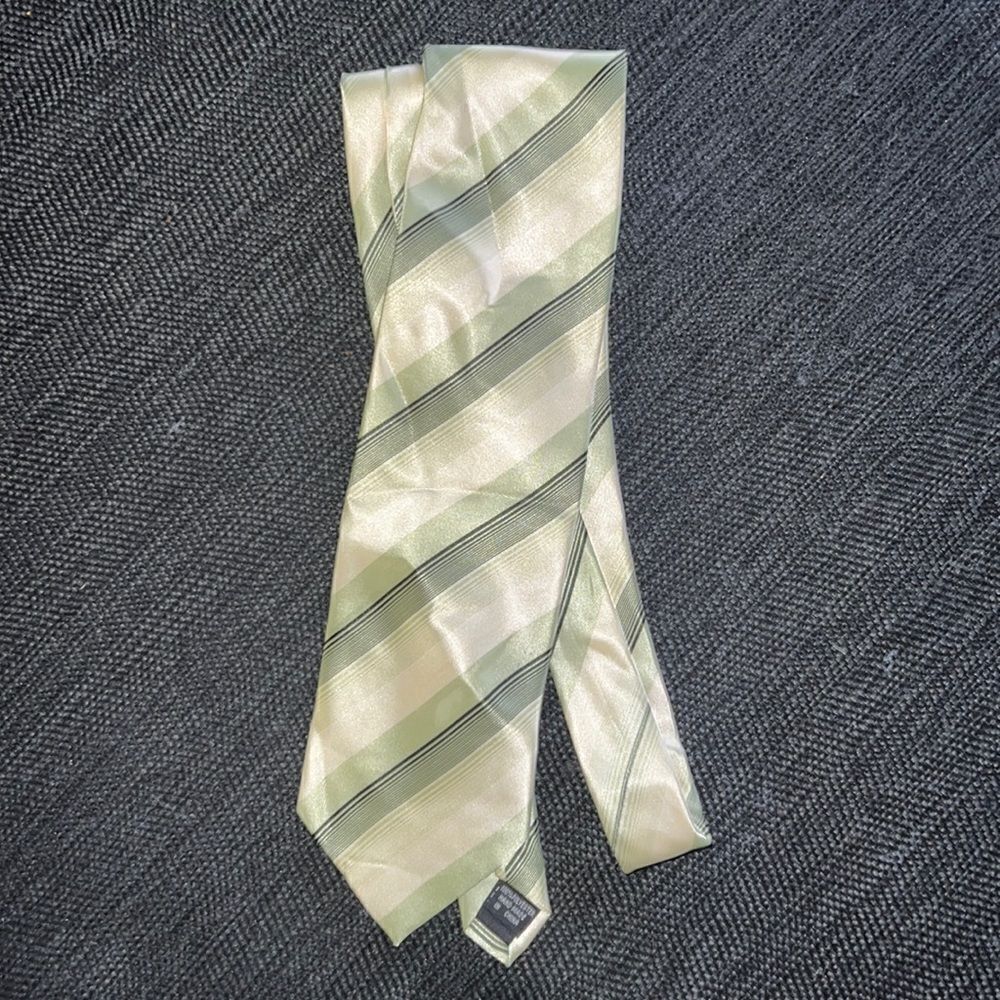 Mens Green yellow tie